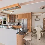Papas Family Villa فيلة *