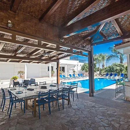 וילה Papas Family