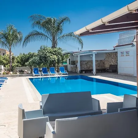 וילה Papas Family