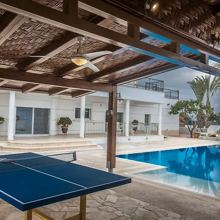 Papas Family Villa Paralimni