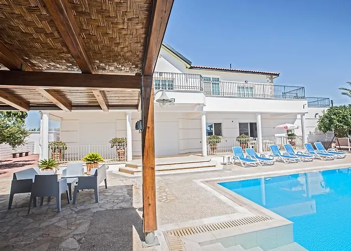 Papas Family Villa *