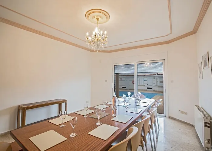 Papas Family Villa Paralimni